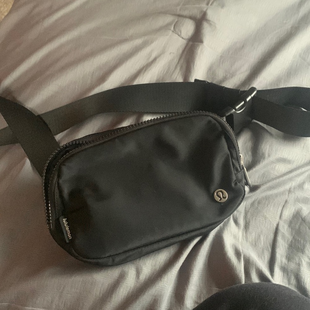 lululemon belt bag
